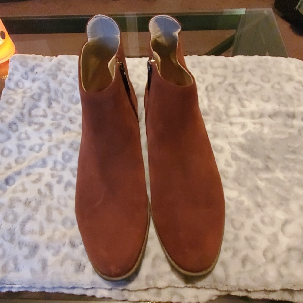Boots - Picture 4 of 4